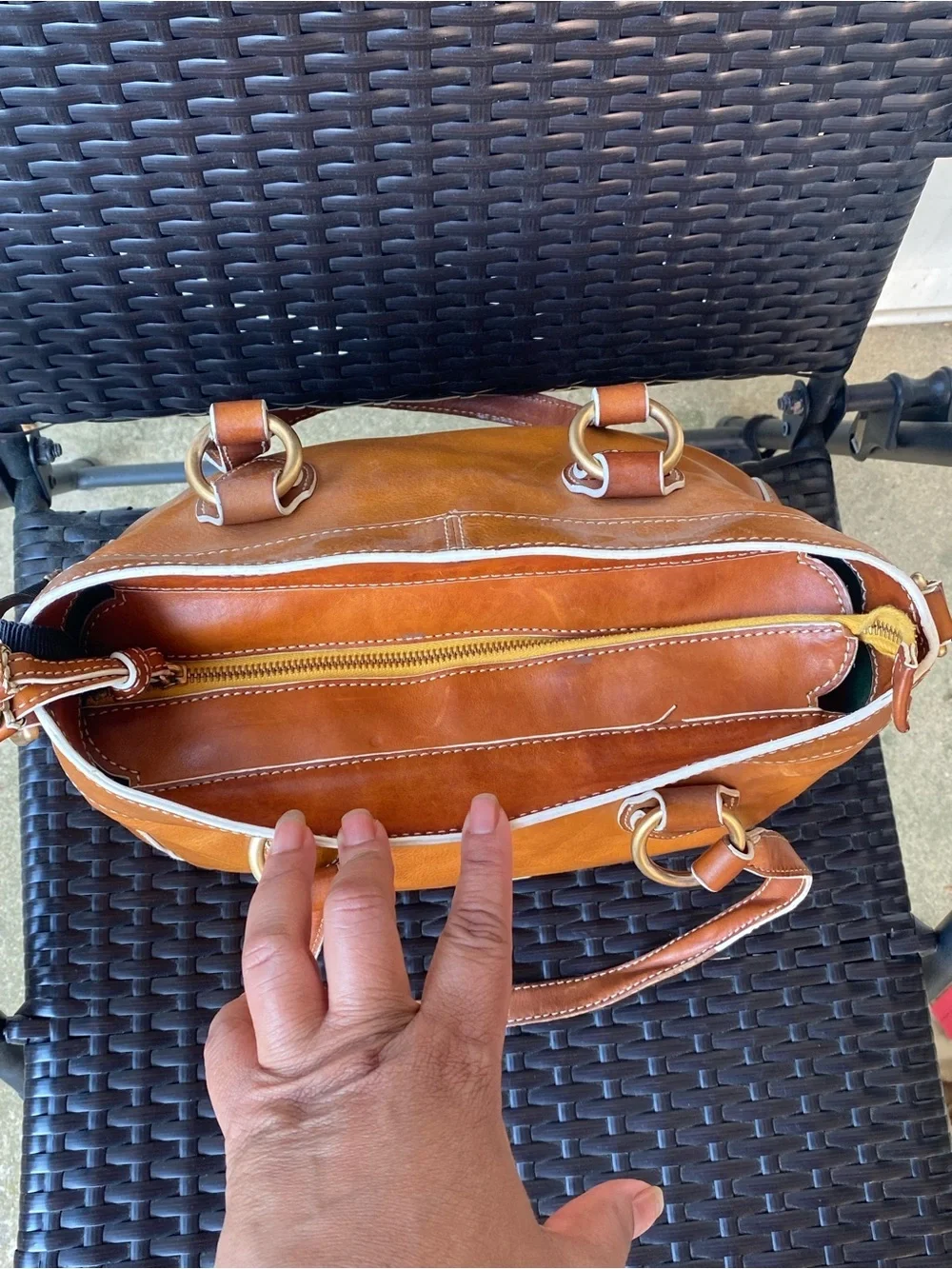 Vintage Dooney&Bourke Florentino Edge Shopper in English Tan